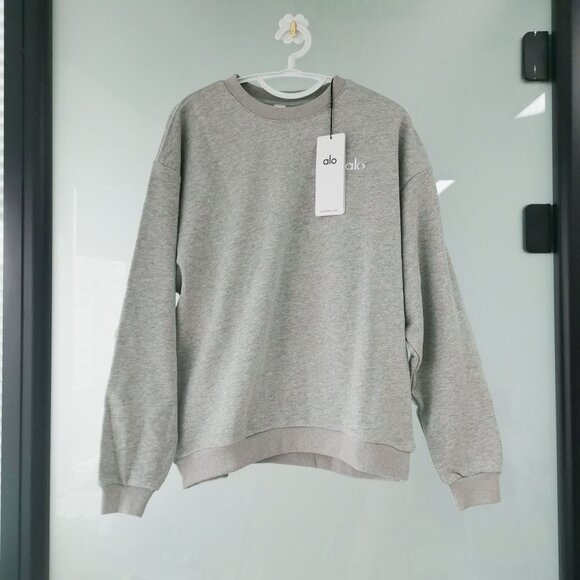 Alo Yoga Accolade Crew Neck Pullover Athletic Heather Grey Size M NWT - Picture 1 of 5